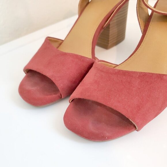 Universal Thread Megan Stacked Chunky Heel Ankle Strap Sandal Red Suede Shoes - Picture 11 of 14